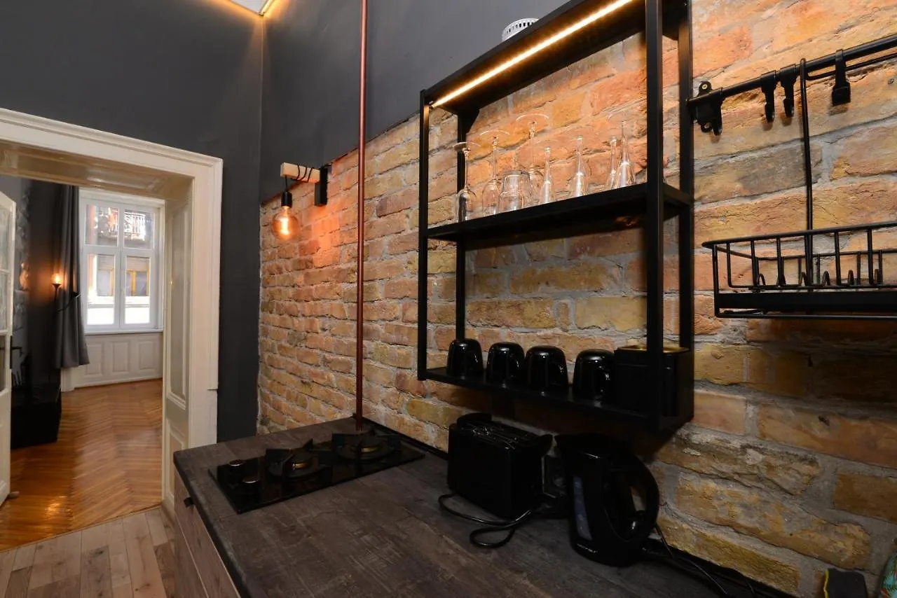 Your Place Apartman بودابست 0*,